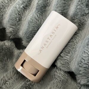 Anastasia beauty balm used